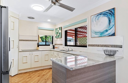Tweed Heads House | Tweed Escape - Riverfront Pet Friendly Escape - Linen Provided - Min. 3 Night Stays