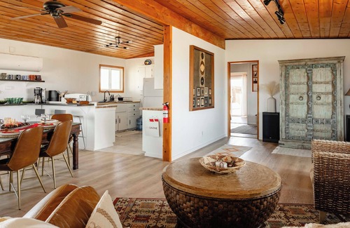 Wonder Valley House | Twentynine Palms Desert Oasis w/Pool & Hot Tub!