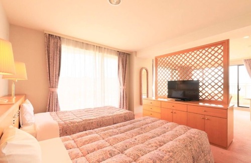 Kominato Onsen House | Twin 69 square meters All rooms have an ocean vi / Kamogawa Chiba