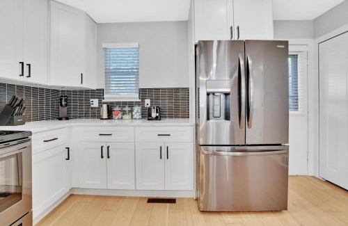 Scenic Heights House | Twin Abodes Two Units One Group Getaway