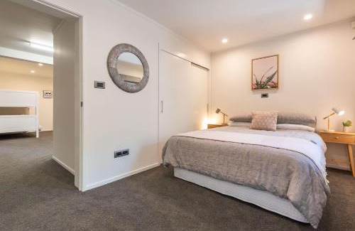 Lynmore Apartment | Twin Apartments - Walk to Forest with Spa Pools