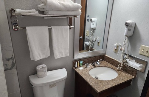 Mounds View Hotel | Twin Cities Inn