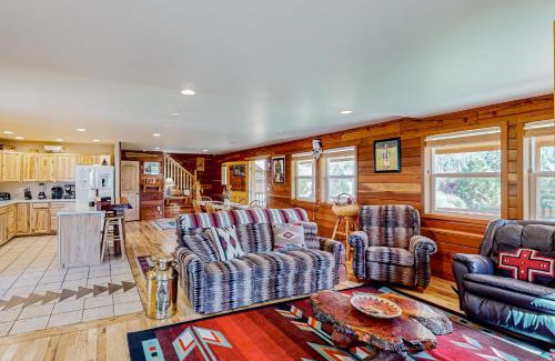 Garden Valley House | Twin Feathers Cabin