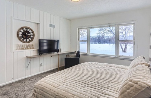 Crystal House | Twin Lake House