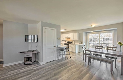 Twin Lakes House | Twin Lakes Escape w/Deck < 1 Mi to Beach!