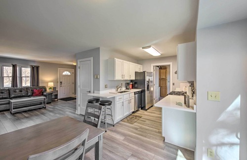 Twin Lakes House | Twin Lakes Escape w/Deck < 1 Mi to Beach!