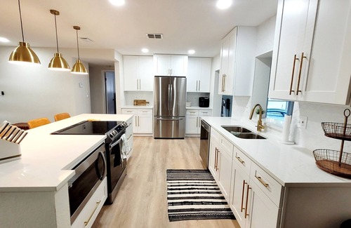 Clearwater House | Twin Oaks Retreat Heated Pool 5Bed 3Bath Remodeled Beach Open
