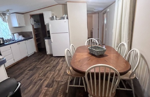 Negreet House | TWIN PINES Toledo Bend Camp with plenty of boat parking in quiet neighborhood