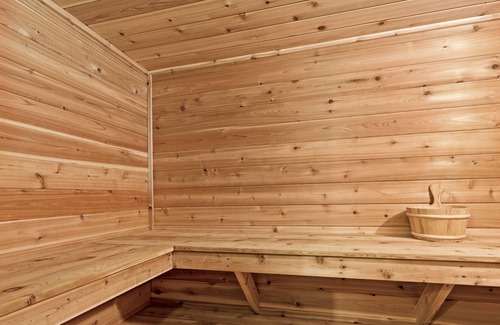 East End House | Twin Port Resort - Sauna & Attached Garage!
