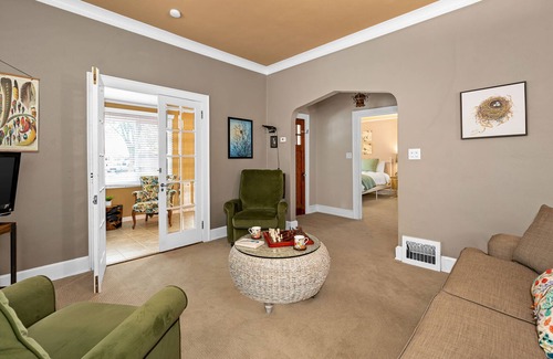 Superior House | Twin Ports Retreat! Cozy Cottage w/ Prime Location