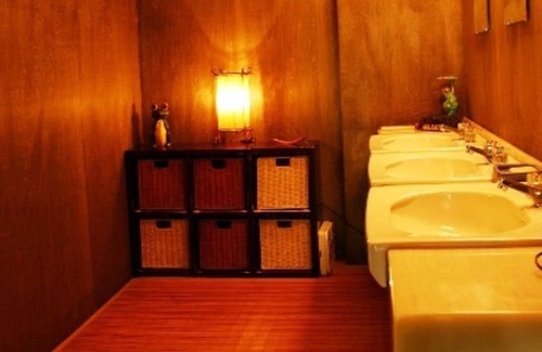 Izumisano Hotel | Twin room with round trip transfer to Kansai Airpo/Izumisano Ōsaka