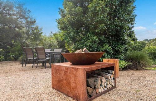 Bangalow House | Twin Tallows - secluded couples retreat