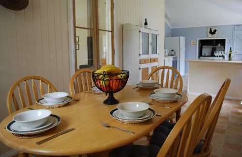 Ballandean House | Twisted Gum Vineyard Cottage