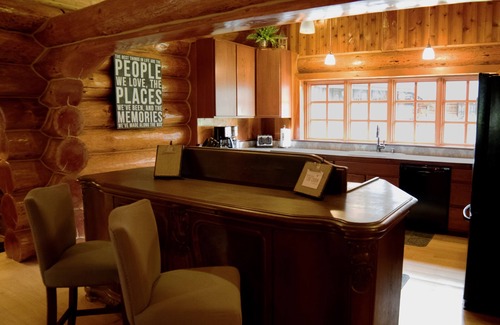Beaver Cabin | Two Beautiful Log Cabins alongside the Sol Duc River!