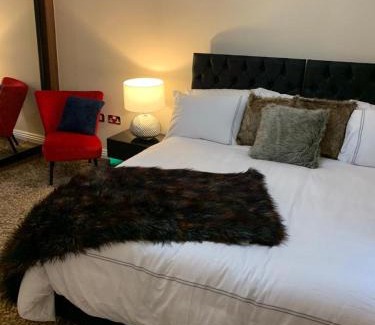 Southend-on-Sea Apartment | Two Bed Flat By The Beach No Parties No Events