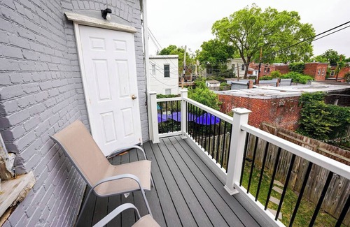 Capitol Hill Apartment | Two Bedroom- 10 Mins to Baseball Stadium
