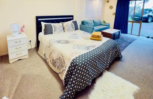 Papatoetoe Apartment | Two Bedroom Airport Flat Free Wi-Fi Parking Peaceful Stay