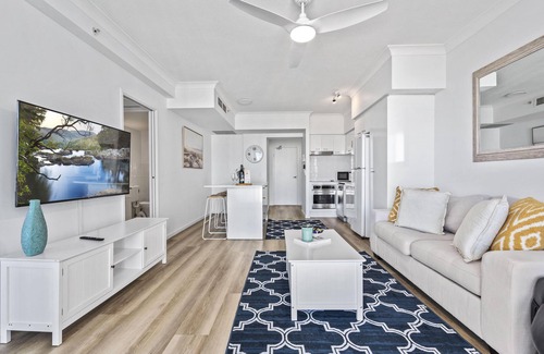 Surfers Paradise Apartment | Two-Bedroom Apartment with Water View