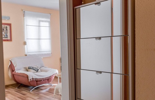 Gornja Brela Apartment | Two bedroom apartment (60 m2) with hot tub, full kitchen, AC and parking.
