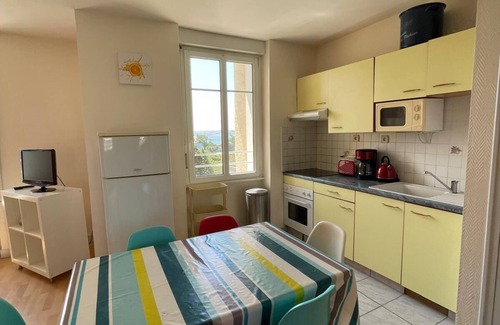 Carantec Apartment | Two-Bedroom Apartment with Sea View