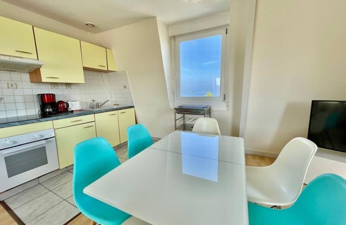 Carantec Apartment | Two-Bedroom Apartment with Sea View