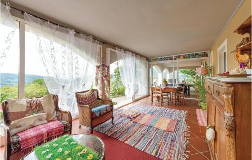 Pescia Apartment | Two-Bedroom Apartment In Sorana Pescia Pt