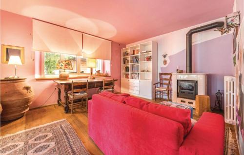 Pescia Apartment | Two-Bedroom Apartment In Sorana Pescia Pt