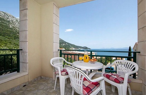 Igrane Apartment | Two bedroom apartment with terrace and sea view Igrane, Makarska (A-17292-a)