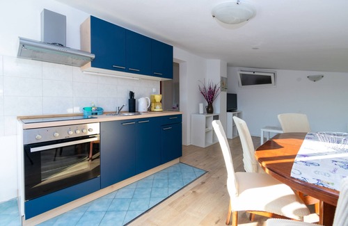 Razanac Apartment | Two bedroom apartment with balcony and sea view Ražanac, Zadar (A-6919-a)
