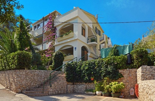 Municipality of Trogir Apartment | Two bedroom apartment with terrace and sea view Slatine, Čiovo (A-5158-a)
