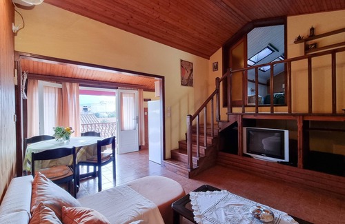 Vrboska Apartment | Two bedroom apartment with balcony and sea view Vrboska, Hvar (A-540-a)