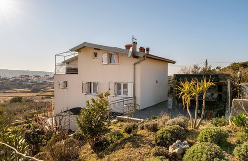 Lopar Apartment | Two bedroom apartment with balcony and sea view Lopar, Rab (A-14070-c)