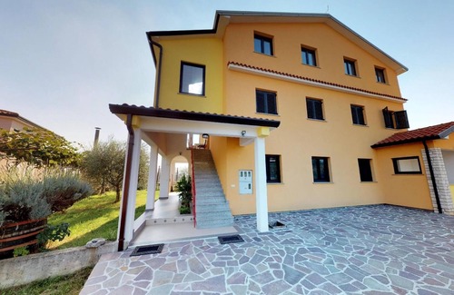 Vilanija Apartment | Two bedroom apartment with terrace Vilanija, Umag (A-17240-b)