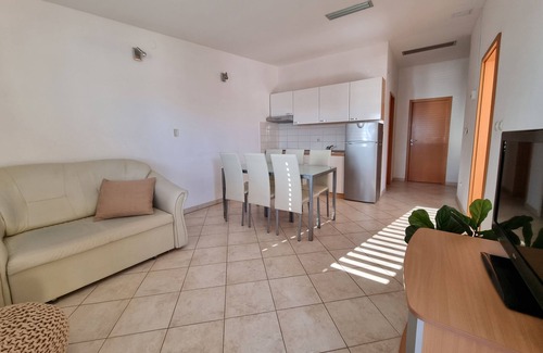Duce Apartment | Two bedroom apartment with balcony and sea view Duće, Omiš (A-2821-a)