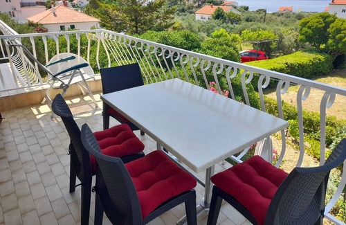 Banjol Apartment | Two bedroom apartment with balcony and sea view Banjol, Rab (A-16334-a)