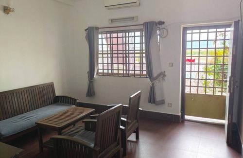 Daun Penh Apartment | Two bedroom apartment with an outdoor balcony area facing the Mekong River.