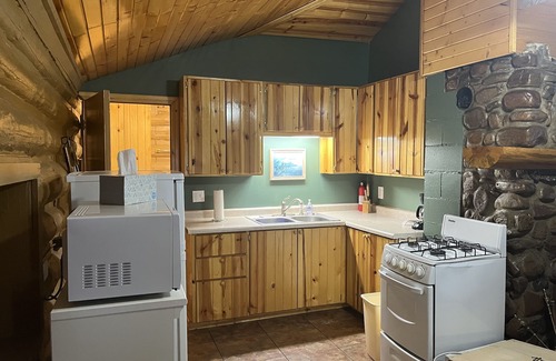 Au Train Cabin | Two bedroom cabin with hot tub and fireplace.