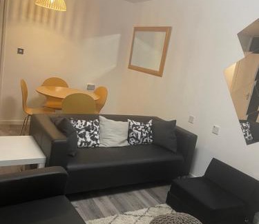 Peninsula Apartment | Two bedroom flat in Greenwich near the 02