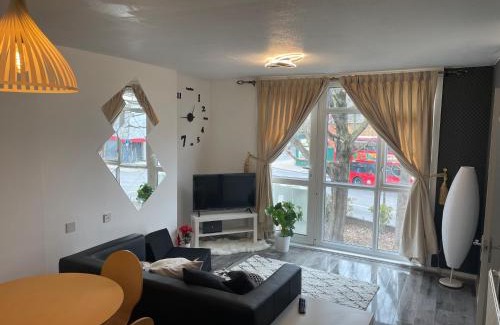 Peninsula Apartment | Two bedroom flat in Greenwich near the 02