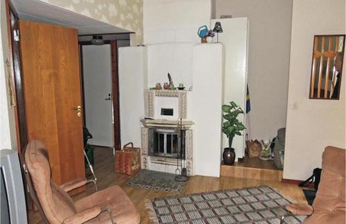 Vaxjo Municipality House | Two-Bedroom Holiday Home In Rottne