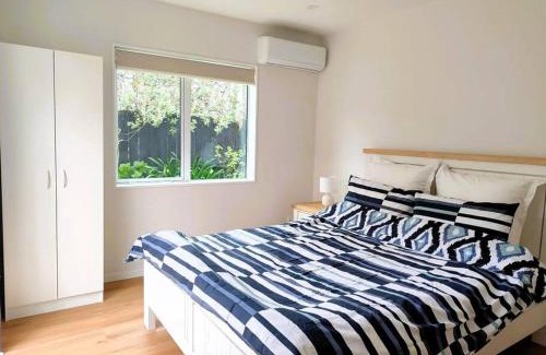 Royal Oak House | Two bedroom homestay with private entrance in convenient location