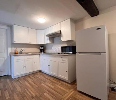 Queens Square Apartment | Two bedroom in downtown
