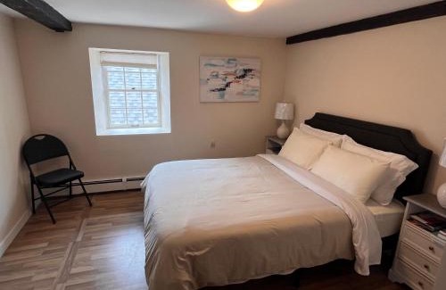 Queens Square Apartment | Two bedroom in downtown