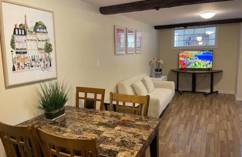 Queens Square Apartment | Two bedroom in downtown
