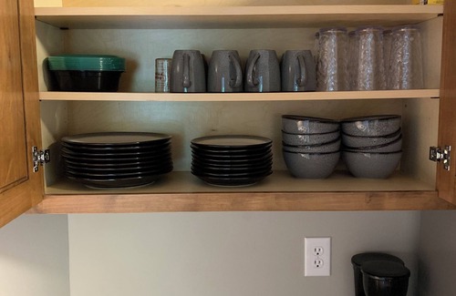 Hannibal Apartment | Two Bedroom Loft Apartment. Fully stocked kitchen close to downtown Hannibal.