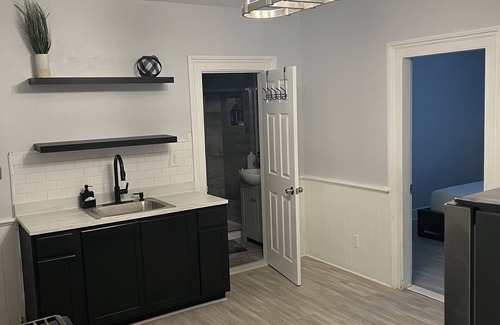 Bridgeport Apartment | Two Bedroom Luxury apartments /5 Minutes away from Amphitheater