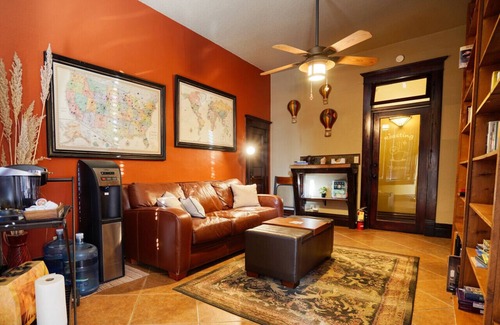 Hot Springs House | Two-Bedroom Luxury Apartment at the FlatIron