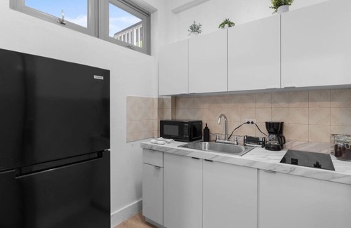 Santurce Apartment | Two-Bedroom Retreat in LaPlacita