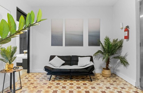 Santurce Apartment | Two-Bedroom Retreat in LaPlacita