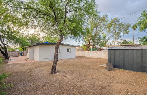 San Gabriel House | Two bedroom retreat near University of Arizona